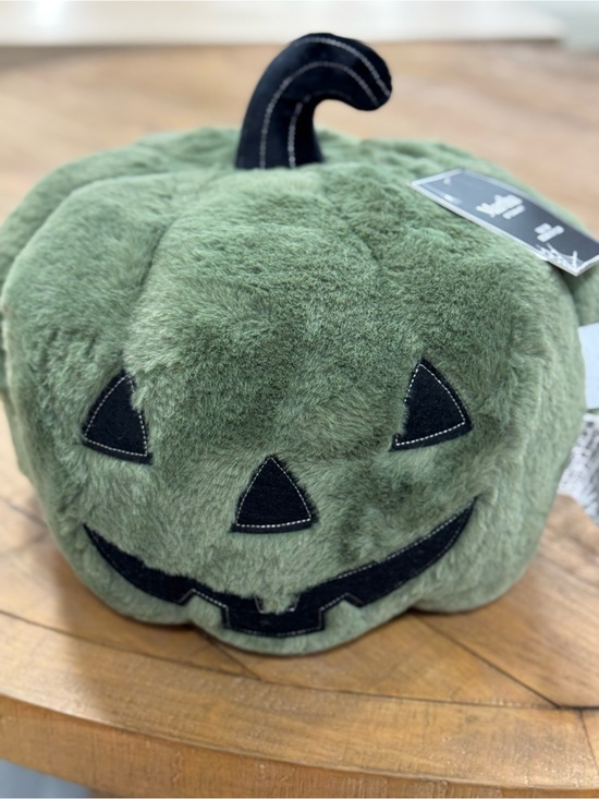 Martha Stewart Other - Martha stewart faux fur Green Pumpkin face pillow